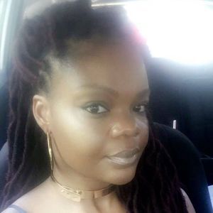 Meet your Posher, Monique